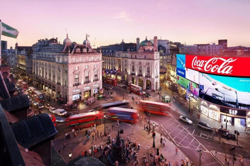 Spacious Apartment In Piccadilly Sleep 6 Vrb Londres Extérieur photo